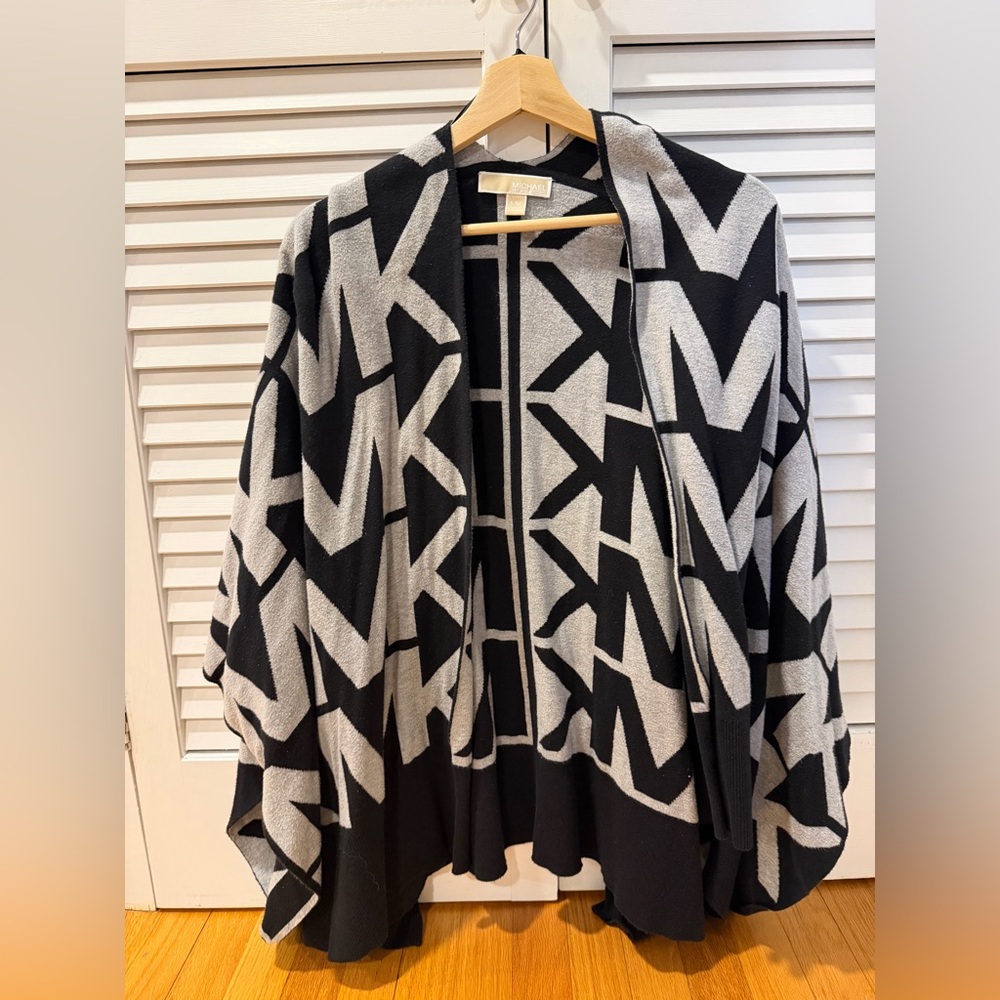 EUC Michael Kors Outer